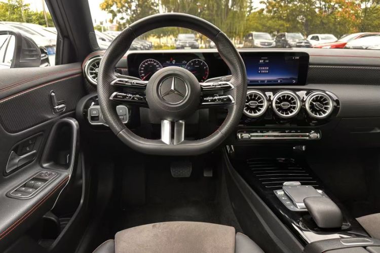 Used Mercedes-Benz A-Class 2022 Revised Version A 200 L Sport Sedan Fashionable Style