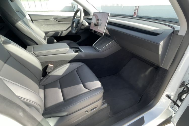 Used Tesla Model Y 2025 Rear-Wheel-Drive Version