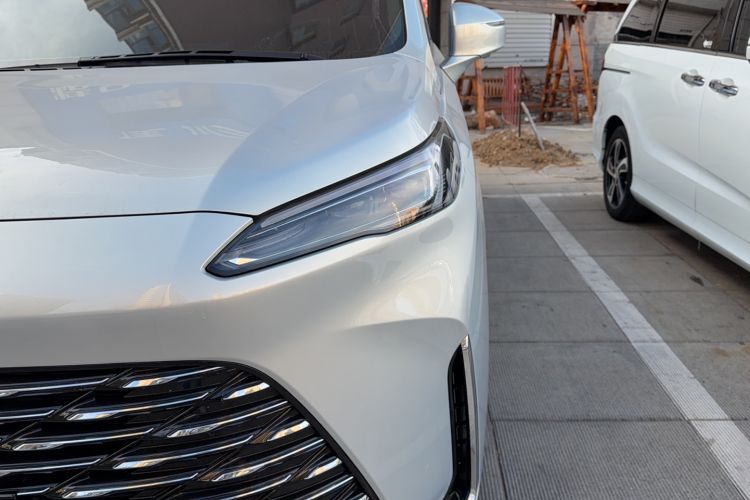 Used Buick GL8 New Energy 2025 Lu Shang Luxury Edition 7-Seater
