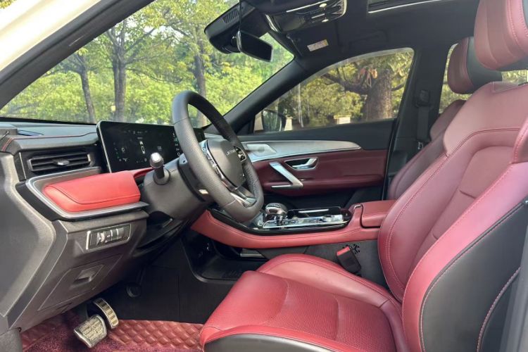 Used JETOUR X70 PLUS 2021 1.6T DCT 7-Seater
