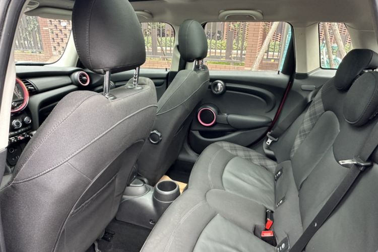 Used  MINI 2016 1.5T COOPER Five-Door Edition
