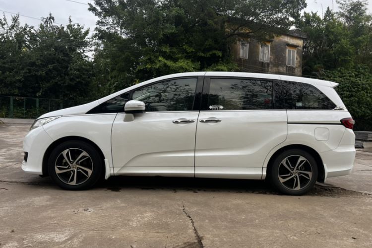 Used Honda Odyssey 2015 Revised 2.4L Luxury Edition
