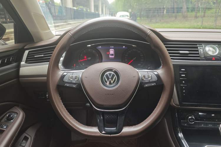 Used Volkswagen Phideon 2021 380TSI Luxury Edition
