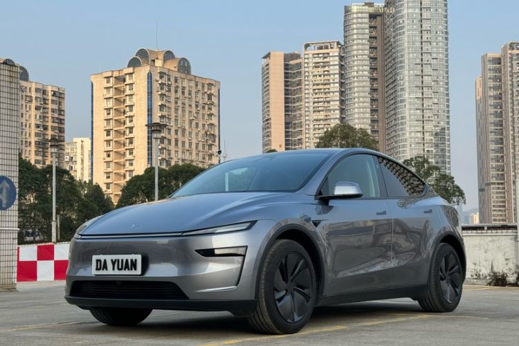 Used Tesla Model Y 2025 Rear-Wheel-Drive Version