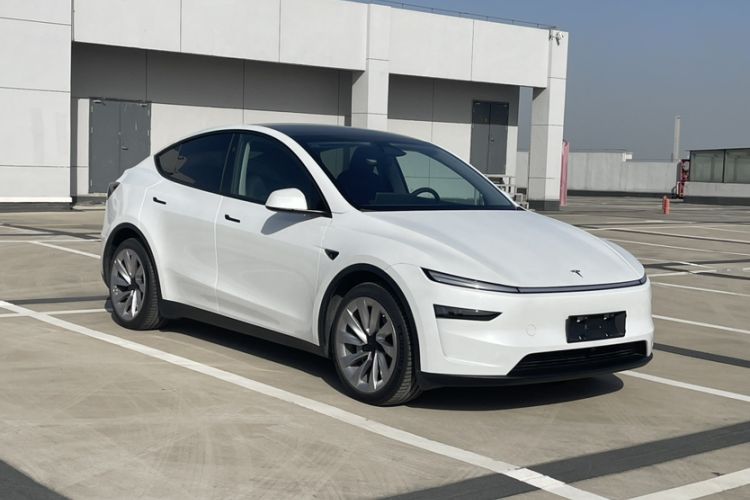 Used Tesla Model Y 2025 Rear-Wheel-Drive Version