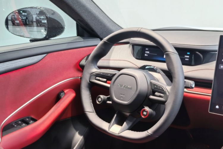 Used  SU7 2024 Rear-Drive Ultra-Long Range Advanced Pro-Level Intelligent Driving Version
