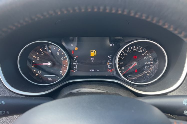 Used  Compass 2017 200T Automatic Family Edition
