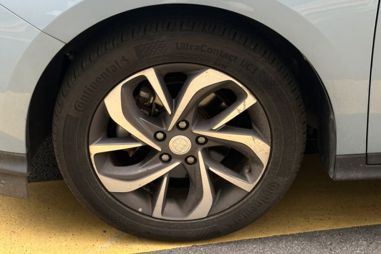 Used Buick Velite 6 2019 Connected Fashion Model
