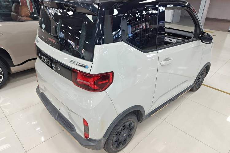 Used Wuling Hongguang MINIEV 2022 GAMEBOY 300km Enthusiast Model with Lithium Iron Phosphate
