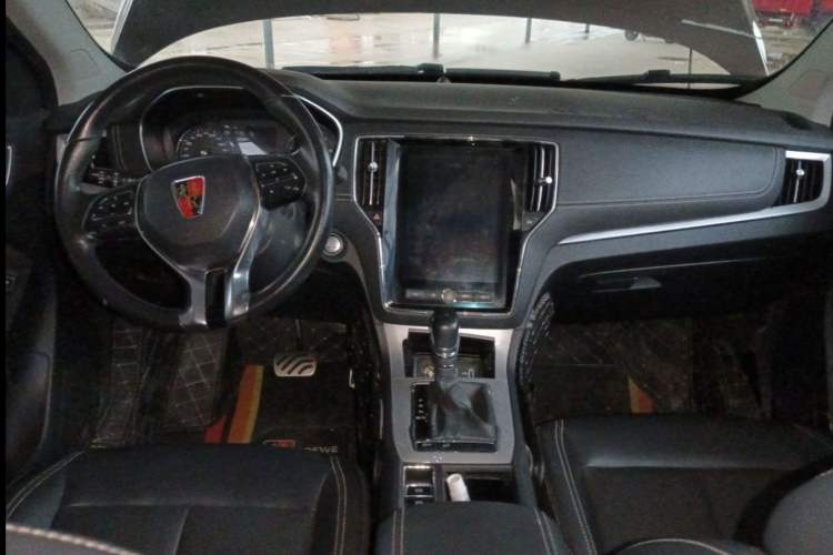 Used Roewe RX5 2016 20T Two-Wheel Drive Automatic Internet Smart Edition
