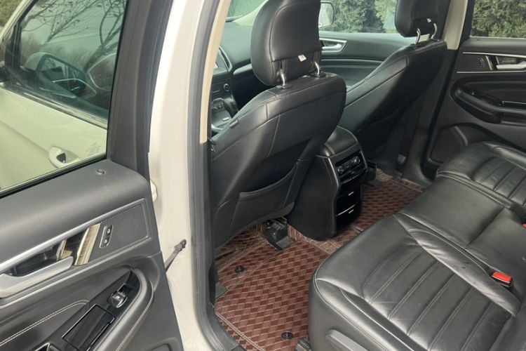 Used Ford Edge 2016 EcoBoost 245 Two-Wheel-Drive Titanium 7-Seater
