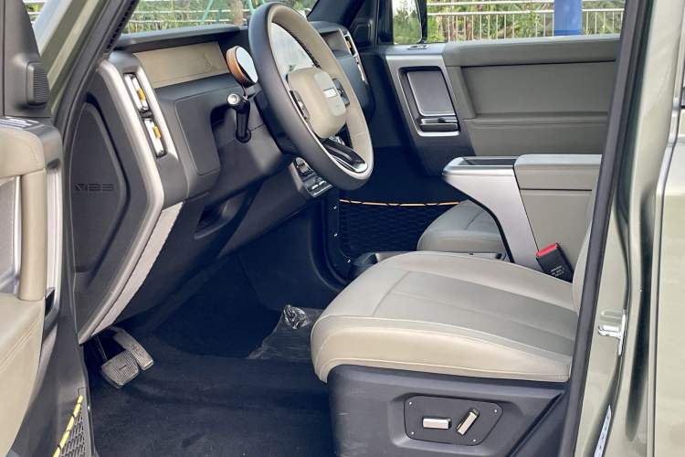 Used  V23 2025 501 Four-Wheel Drive Intelligent Driving Version
