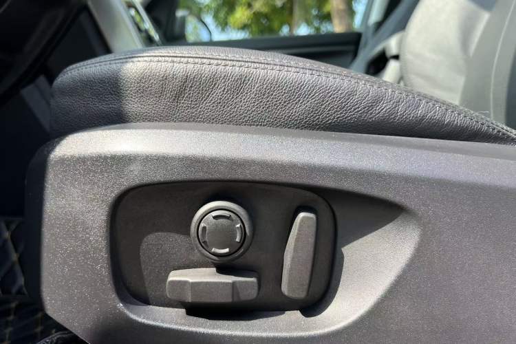 Used Land Rover Discovery Sport 2018 240 PS SE Version
