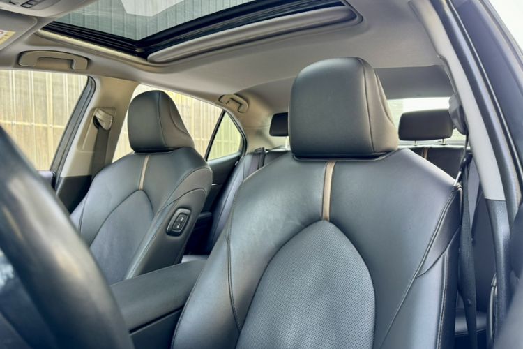 Used Toyota Camry 2018 2.0G Luxury Edition
