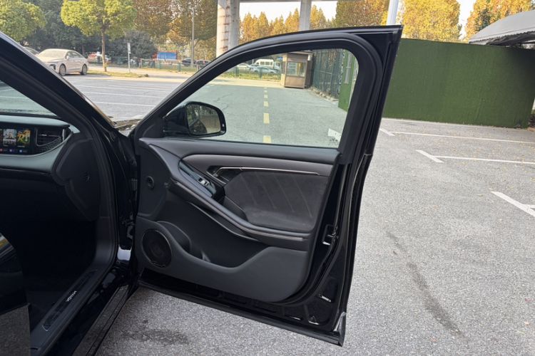 Used VOYAH FREE 2025 318 318 km Rear-Drive Touring Edition
