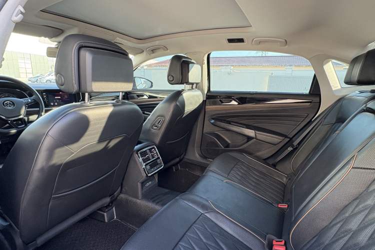 Used Volkswagen Passat New Energy 2020 430 PHEV Hybrid Luxury Edition China VI Standard