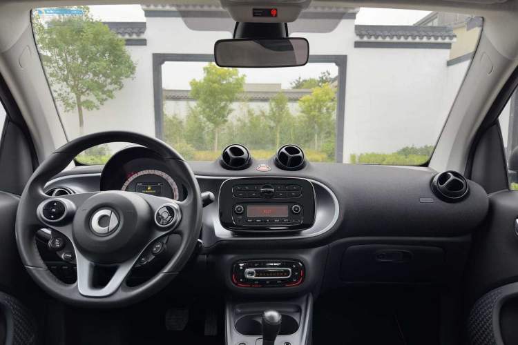 Used  fortwo 2015 1.0L 52 kW Hardtop Passion Edition
