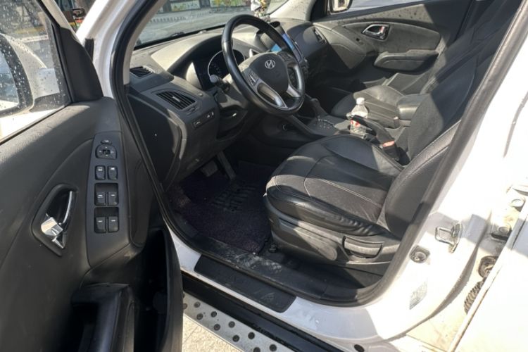 Used Hyundai ix35 2015 2.0L Automatic 2WD Smart Version China V Standard
