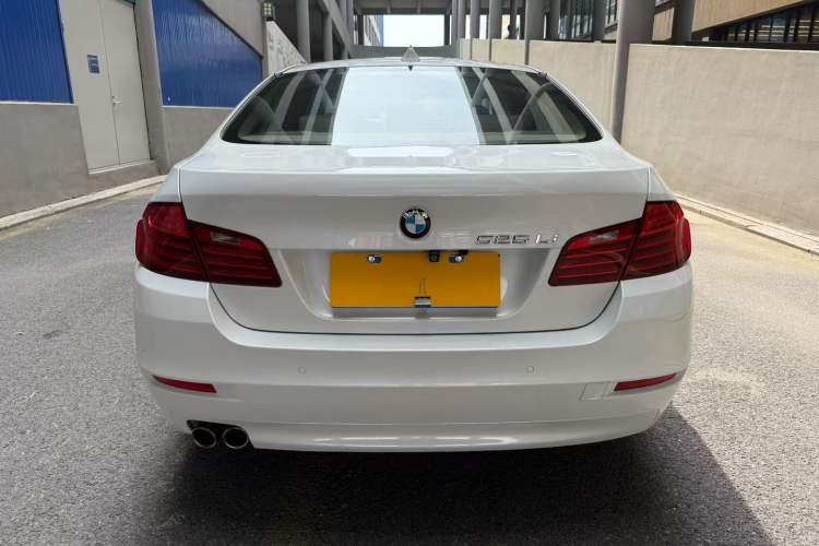 Used BMW 5 Series 2014 525Li Leading Model
