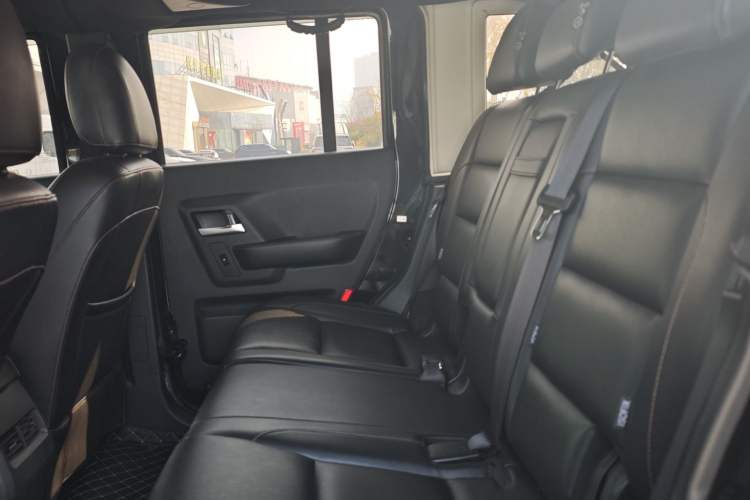 Used Beijing Auto BJ40 2016 40L 2.0T Manual All-Wheel Drive Prestige Edition
