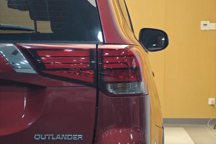 Used Mitsubishi Outlander 2019 2.0L Two-Wheel Drive Comfort Edition 5 Seats China V Standard