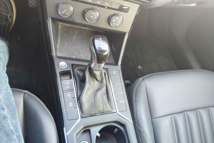 Used Volkswagen Passat 2020 Revised Version 280TSI Business Edition China VI Standard
