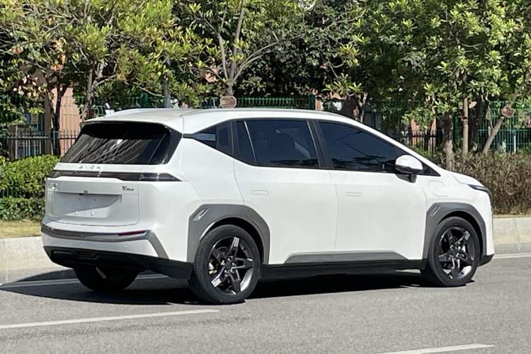 Used AION Y 2022 Plus 70 Tech Edition
