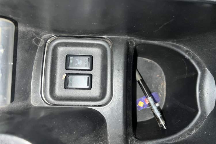 Used Infiniti ESQ 2014 1.6L Spontaneous Edition
