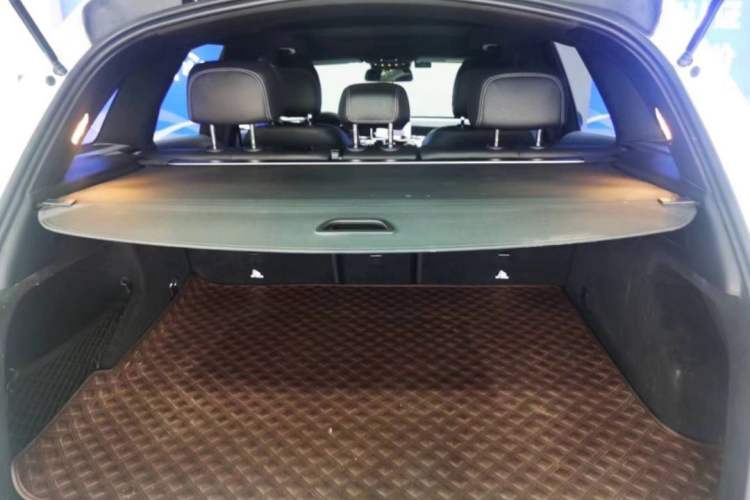 Used Mercedes-Benz GLC 2018 GLC 260 4MATIC Luxury Model
