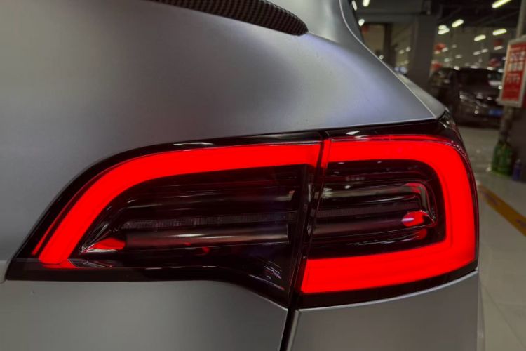 Used Tesla Model Y 2023 Rear-Wheel-Drive Version
