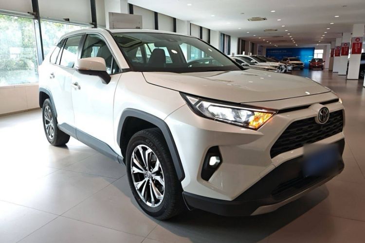 Used Toyota RAV4 2023 2.0L CVT Two-Wheel Drive Fashion Edition
