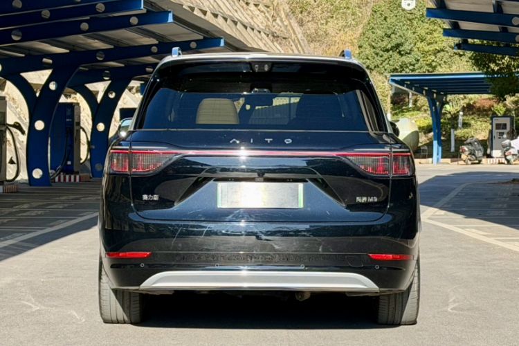 Used Hima AITO M9 2025 Extended-Range Ultra Version 52 kWh 6-Seater
