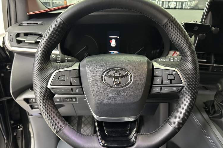 Used Toyota Sienna 2024 2.5L Hybrid Four-Wheel Drive Prestige Edition
