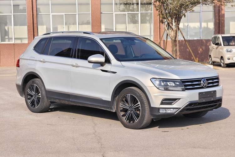 Used Volkswagen Tiguan L 2021 330TSI Automatic Two-Wheel Drive Smart Edition