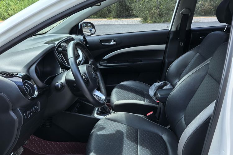 Used Kia Stonic 2019 1.4L Automatic Sport Edition China VI
