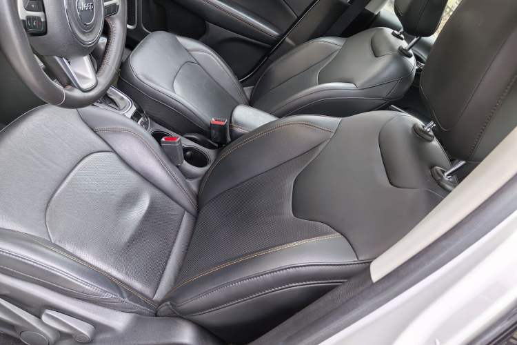 Used  Compass 2020 220T Automatic Elite Edition
