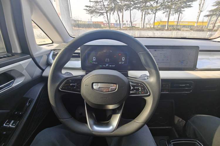 Used Geometry E Firefly 2023 320KM Cute & Handsome Tiger 5 Seats