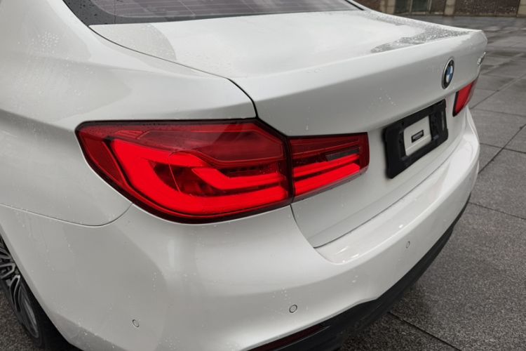 Used BMW 5 Series 2019 530Li Leading Model M Sport Package
