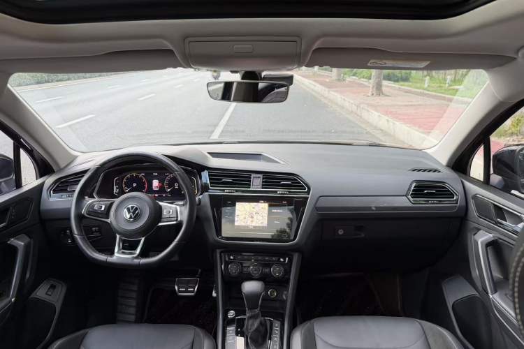 Used Volkswagen Tiguan L 2021 330TSI Automatic Two-Wheel Drive R-Line Enhanced Edition
