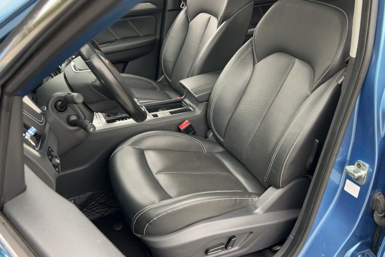 Used Roewe RX5 2016 20T Two-Wheel Drive Automatic Internet Smart Edition
