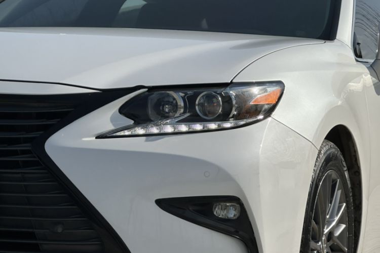 Used Lexus ES 2017 200 30th Anniversary Edition
