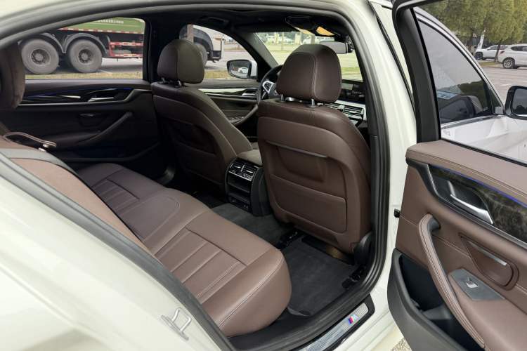 Used BMW 5 Series 2020 525Li M Sport Package