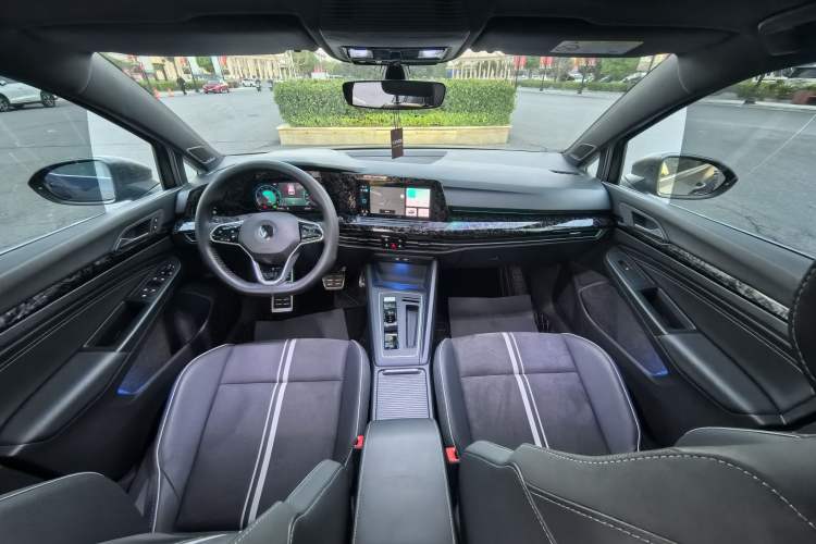 Used Volkswagen Golf 2023 Facelift 280TSI DSG R-Line Lite
