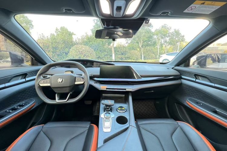 Used Changan UNI-V 2023 1.5T Prestige Model