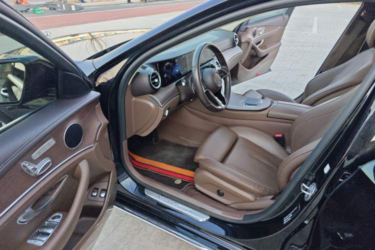 Used Mercedes-Benz E-Class New Energy 2022 Facelift E 350 e L Plug-in Hybrid Sedan
