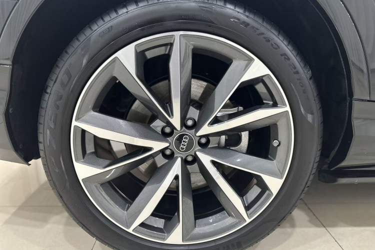 Used Audi Q7 2023 55 TFSI quattro S line Sport Edition
