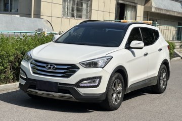 Used Hyundai Santa Fe 2015 2.4L Automatic Two-Wheel Drive Smart Version 5 Seats