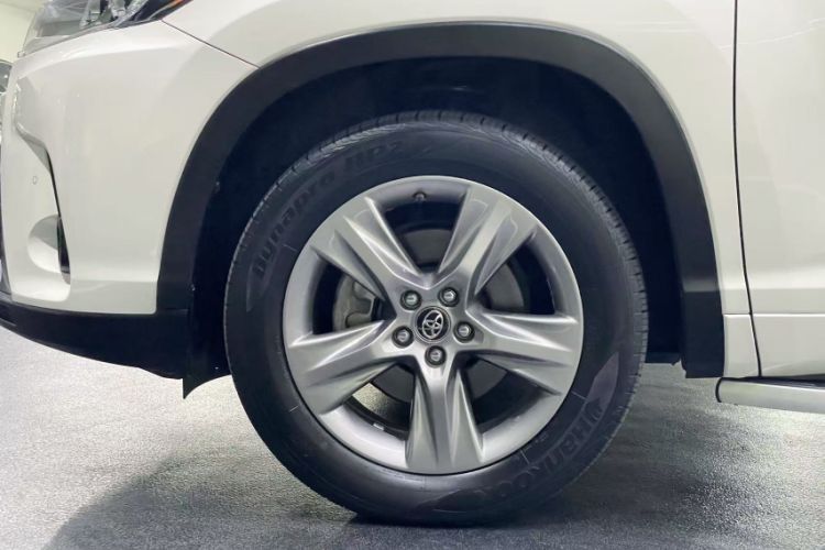 Used Toyota Highlander 2018 2.0T Four-Wheel Drive Prestige Version 7 Seats China V Emission Standard
