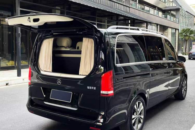 Used Mercedes-Benz V-Class 2018 V 260 Avantgarde Edition China VI