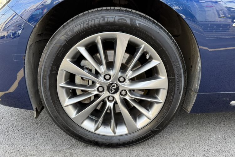 Used Infiniti Q50L 2018 2.0T Enjoyment Version China VI Standard